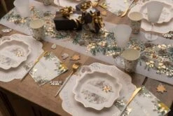 SANTEX 8230-3, Paquet De 10 Assiettes Poinsettia Noël 21cm, Blanc/or -Xmas Deco Shop 97 8230